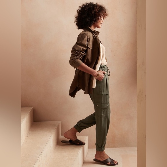 NWS Banana Republic Tencel Cargo Jogger Size Petite Small - Picture 1 of 16